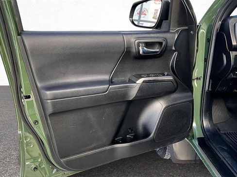 Certified 2021 Toyota Tacoma TRD Off-Road image 17