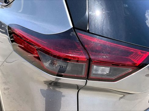 Used 2023 Nissan Rogue S FWD image 27