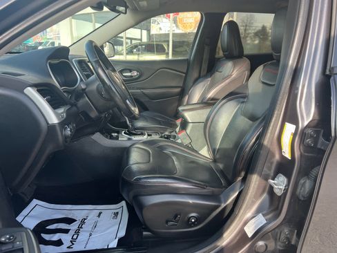 Used 2016 Jeep Cherokee Trailhawk w/ Comfort/Convenience Group image 19