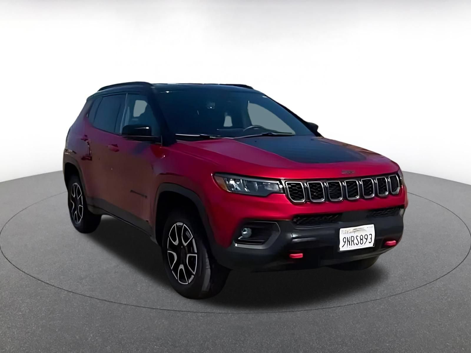 Used 2025 Jeep Compass Trailhawk AWD/4WD image 6