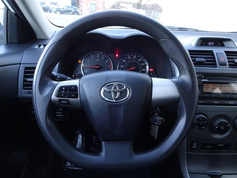 Used 2012 Toyota Corolla S image 19
