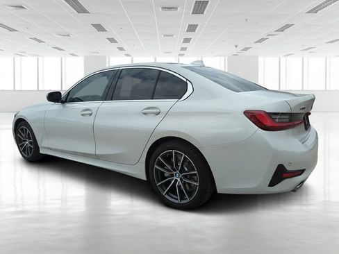 Certified 2022 BMW 330i xDrive Sedan w/ Convenience Package image 6