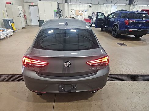 Used 2019 Buick Regal Essence w/ Driver Confidence Package I image 6