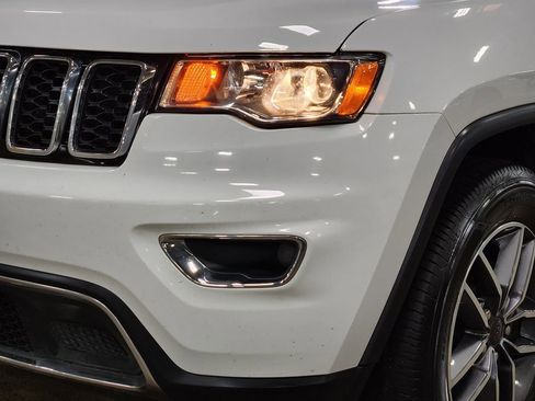 Used 2019 Jeep Grand Cherokee Limited image 14