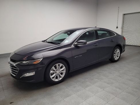 Used 2025 Chevrolet Malibu LT FWD image 2