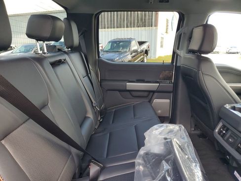 New 2026 Ford F350 Lariat w/ Black Appearance Package image 28