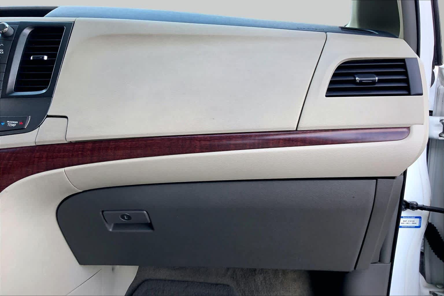 Used 2011 Toyota Sienna XLE w/ XLE Navigation Pkg FWD image 17