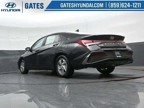 New 2026 Hyundai Elantra SE image 38
