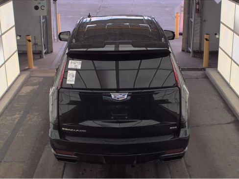 Used 2023 Cadillac Escalade Sport image 15
