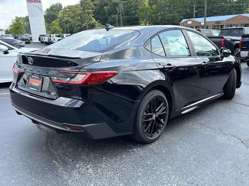 New 2026 Toyota Camry SE w/ Convenience Package FWD image 3