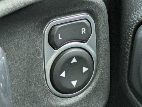 Used 2023 Jeep Wrangler Unlimited Rubicon AWD/4WD image 24