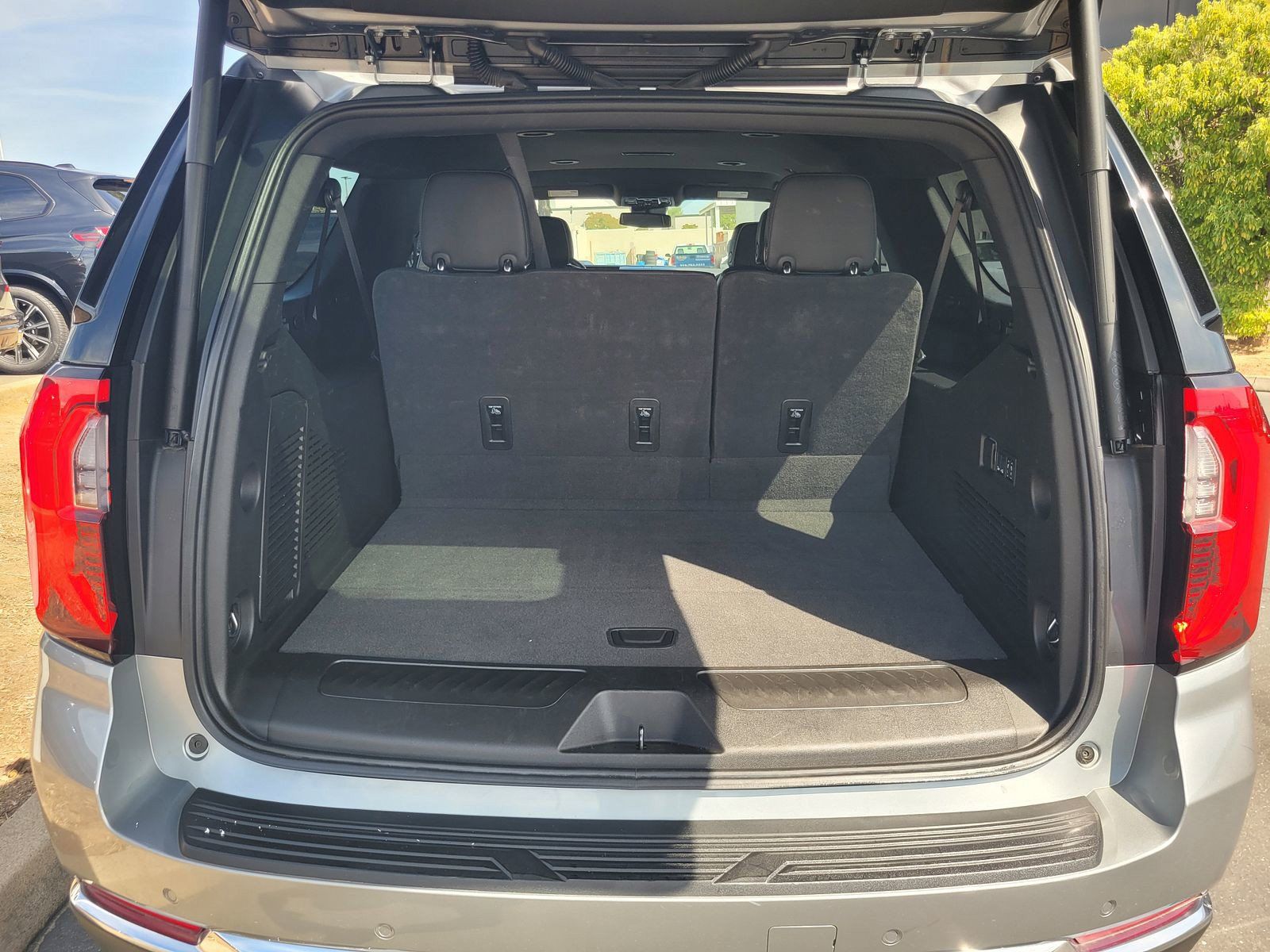 Used 2026 GMC Yukon XL Elevation RWD image 8