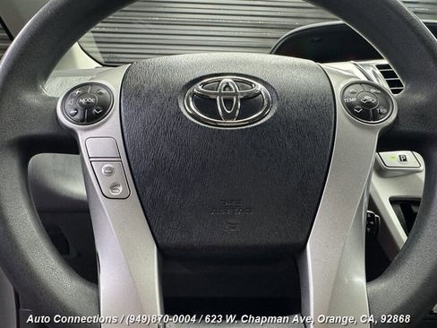 Used 2014 Toyota Prius V Two image 13