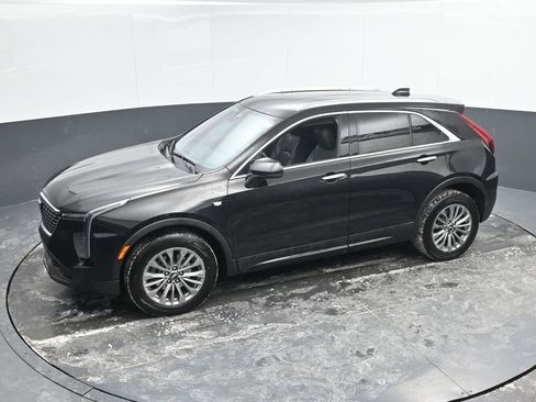 Used 2024 Cadillac XT4 Premium Luxury image 41