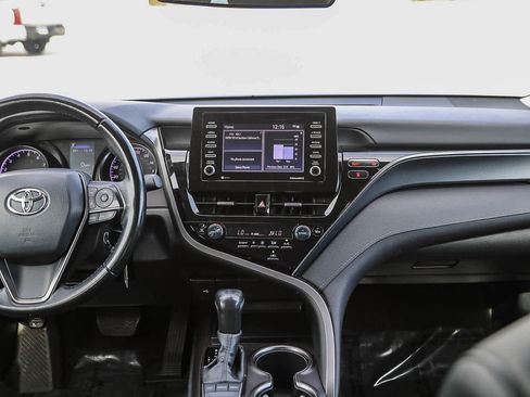 Certified 2022 Toyota Camry SE image 14