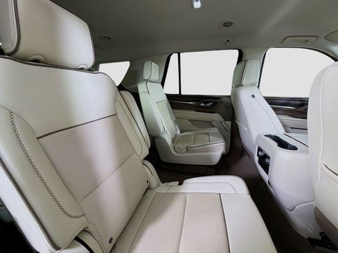 Used 2022 GMC Yukon Denali image 30