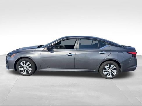 Used 2024 Nissan Altima 2.5 S FWD image 4