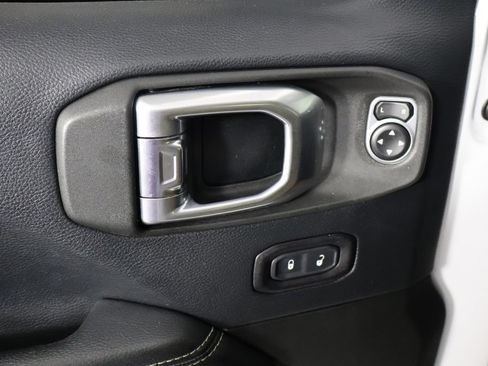 Used 2018 Jeep Wrangler Unlimited Sahara AWD/4WD image 20