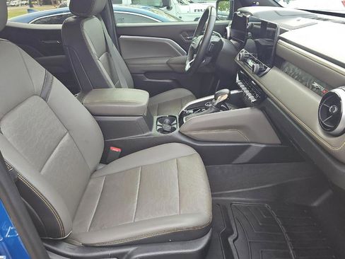 Used 2023 Chevrolet Colorado ZR2 w/ ZR2 Convenience Package III image 9