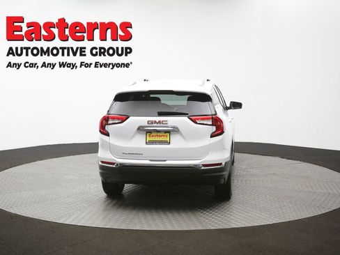 Used 2023 GMC Terrain SLT image 40
