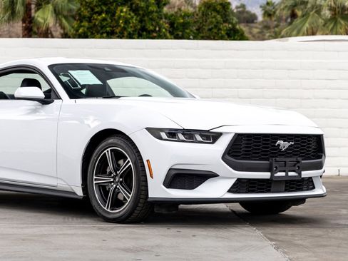 Used 2024 Ford Mustang Coupe image 3