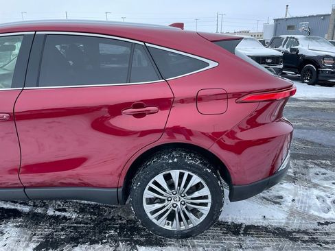 Used 2021 Toyota Venza XLE w/ Softex Package image 36