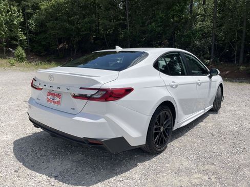 Used 2025 Toyota Camry SE w/ Multimedia Upgrade Package FWD image 22
