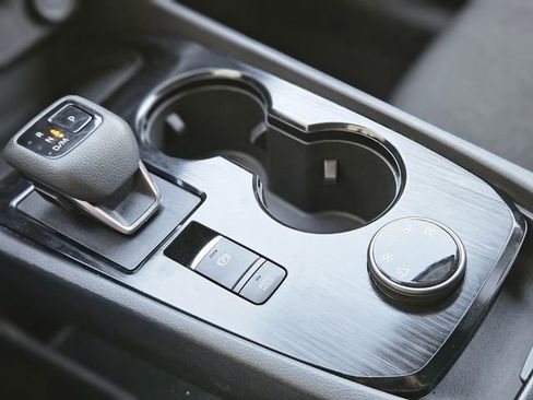 Certified 2024 Nissan Rogue SV image 26