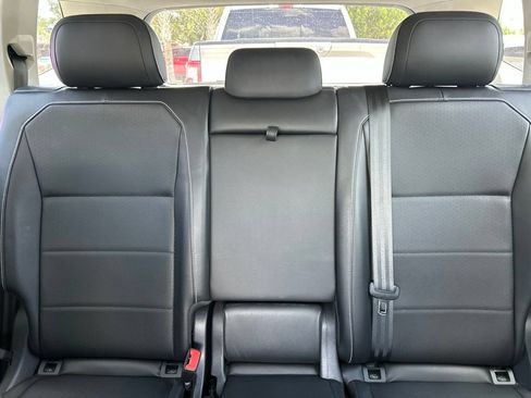 Used 2021 Volkswagen Tiguan SE FWD image 13