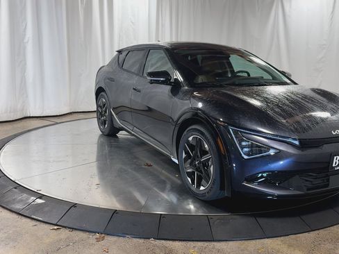 New 2025 Kia EV6 Wind image 3