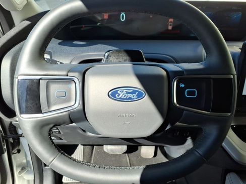 Used 2025 Ford Expedition Max Active image 9