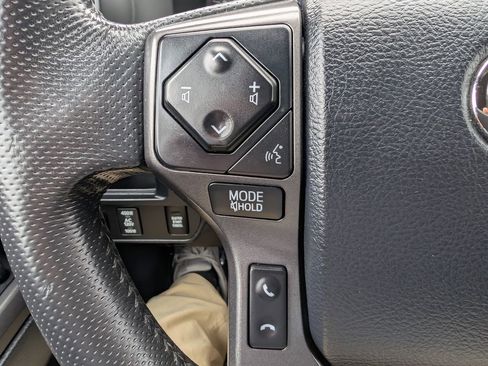 Used 2016 Toyota Tacoma TRD Sport w/ Towing Package AWD/4WD image 21