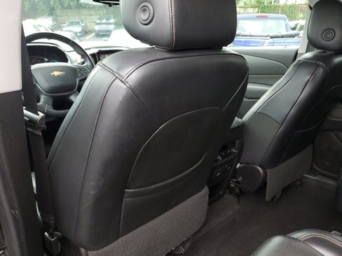 Used 2018 Chevrolet Traverse LT image 14