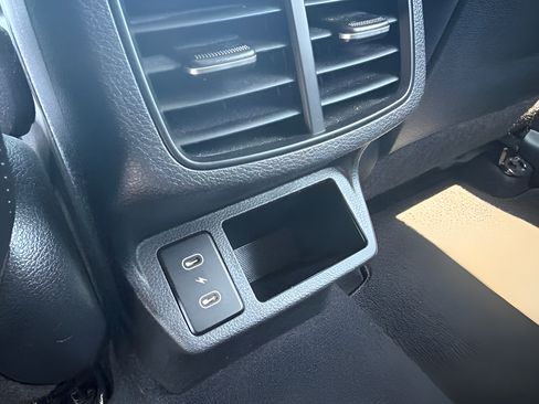 Used 2025 Kia Seltos S FWD image 26