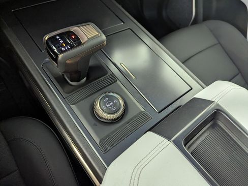 Used 2024 GMC Hummer EV 3X w/ Omega Edition AWD/4WD image 8