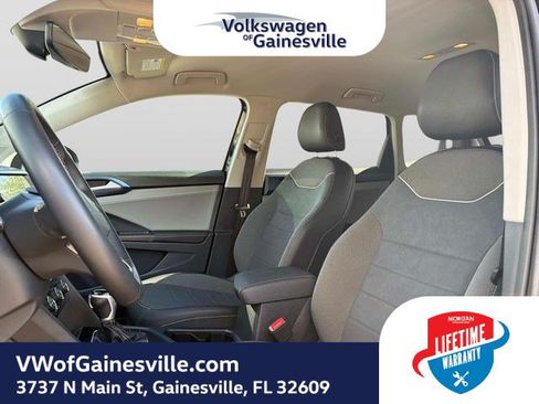 Used 2024 Volkswagen Taos SE FWD image 19