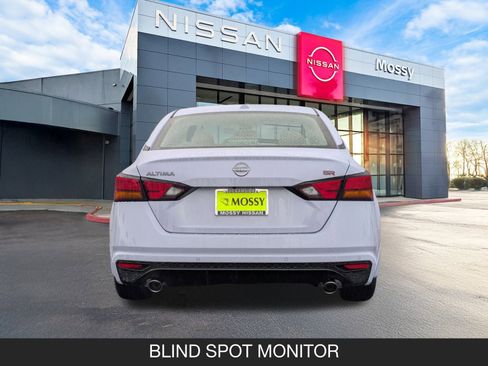 New 2025 Nissan Altima 2.5 SR image 9