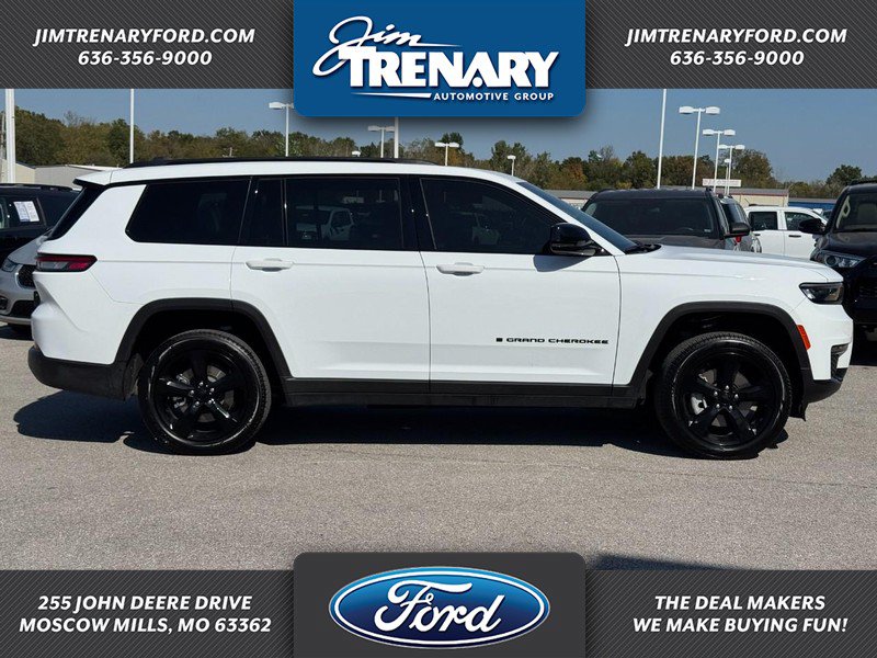 Used 2025 Jeep Grand Cherokee L Limited w/ Black Appearance Package AWD/4WD image 1