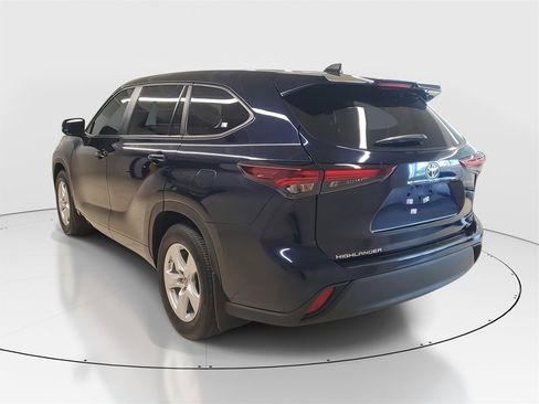 Certified 2024 Toyota Highlander LE image 6