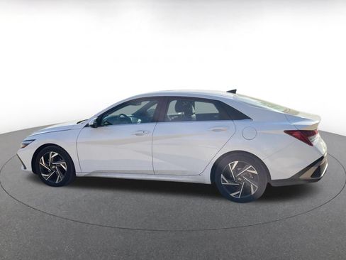 Used 2025 Hyundai Elantra SEL FWD image 10