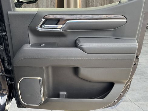Used 2025 GMC Sierra 1500 SLT image 41
