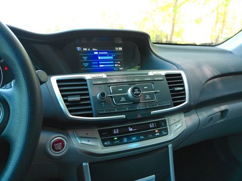 Used 2013 Honda Accord EX image 10