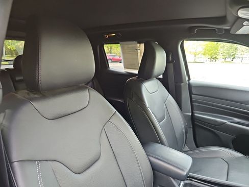Used 2023 Jeep Compass High Altitude w/ Driver Assist Group I AWD/4WD image 12