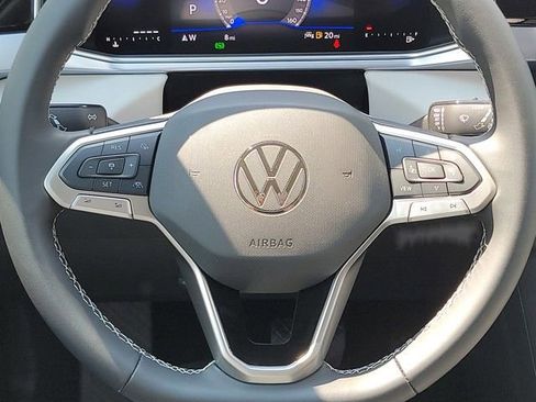 New 2025 Volkswagen Taos SE image 25