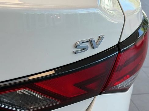 Used 2024 Nissan Sentra SV FWD image 14
