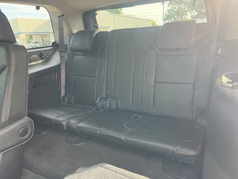Used 2015 GMC Yukon Denali w/ Premium Package AWD/4WD image 40