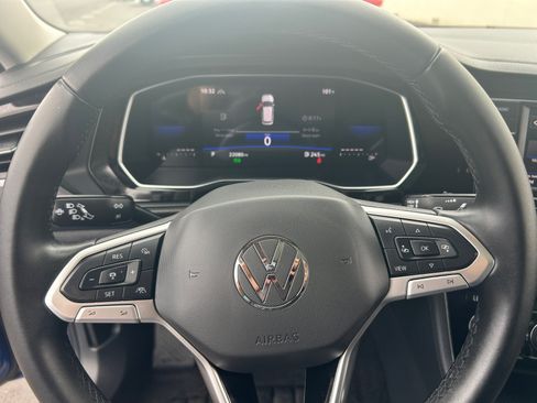 Used 2023 Volkswagen Jetta SE FWD image 9