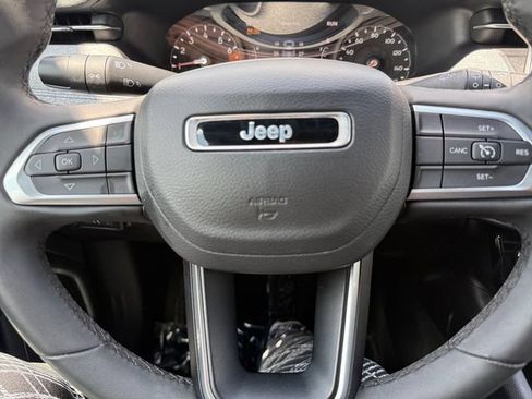 Used 2024 Jeep Compass Latitude AWD/4WD image 13