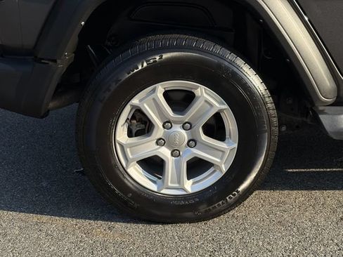 Used 2022 Jeep Wrangler Unlimited Sport AWD/4WD image 12
