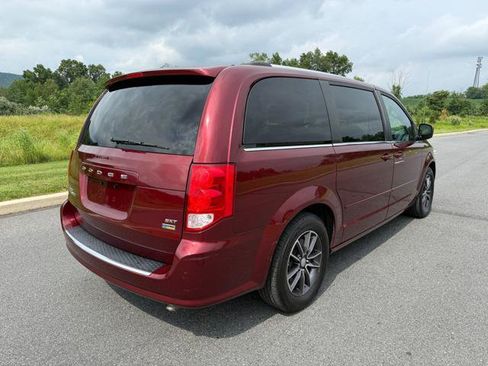 Used 2017 Dodge Grand Caravan SXT FWD image 8